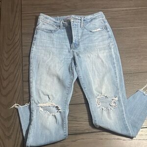 Lucky Brand Light-wash Distressed Women Jeans - SIZE 8/29